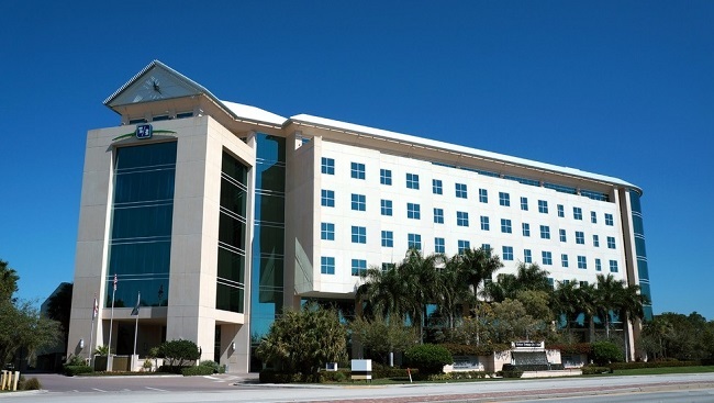 Fifth Third Center Naples Real Estate